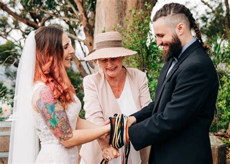 Exploring the gender dynamics of a Pafan handfasting ceremony